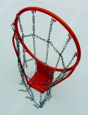 Koš na basketbal s řetízkovou síťkou
