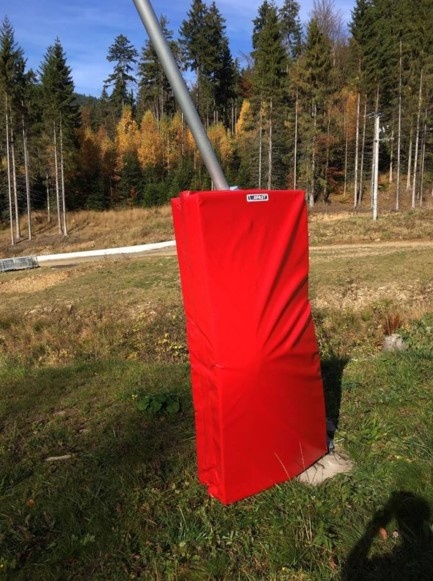 Ochrana sloupu na lyžařské sloupy - rozměr 100x100 cm, tloušťka 10 cm