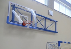Nástěnná skládací konstrukce na basketbal 3,3 - 5,3m_obr2
