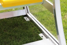 Fotbalová střídačka šířka 4m, 8 míst k sezení - celosvařovaná_obr3