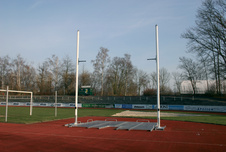 Laťka - délka 4 m, tréninková i soutěžní