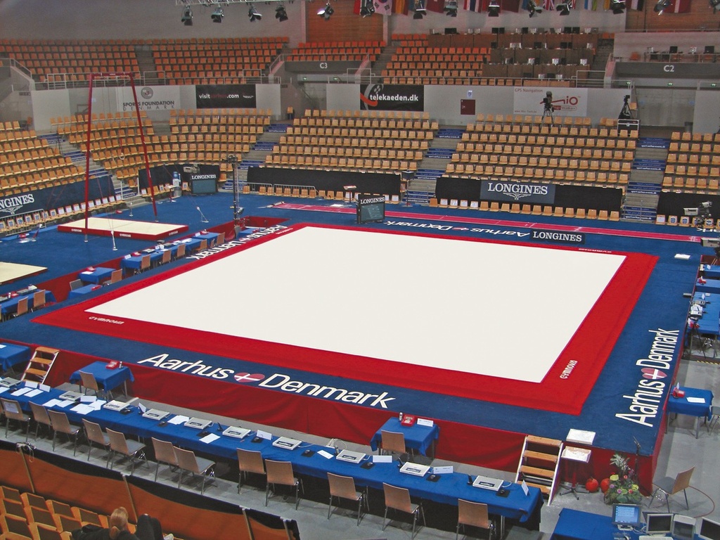 Soutěžní gymnastická podlaha "LONDÝN" 14 x 14m - Certifikace FIG
