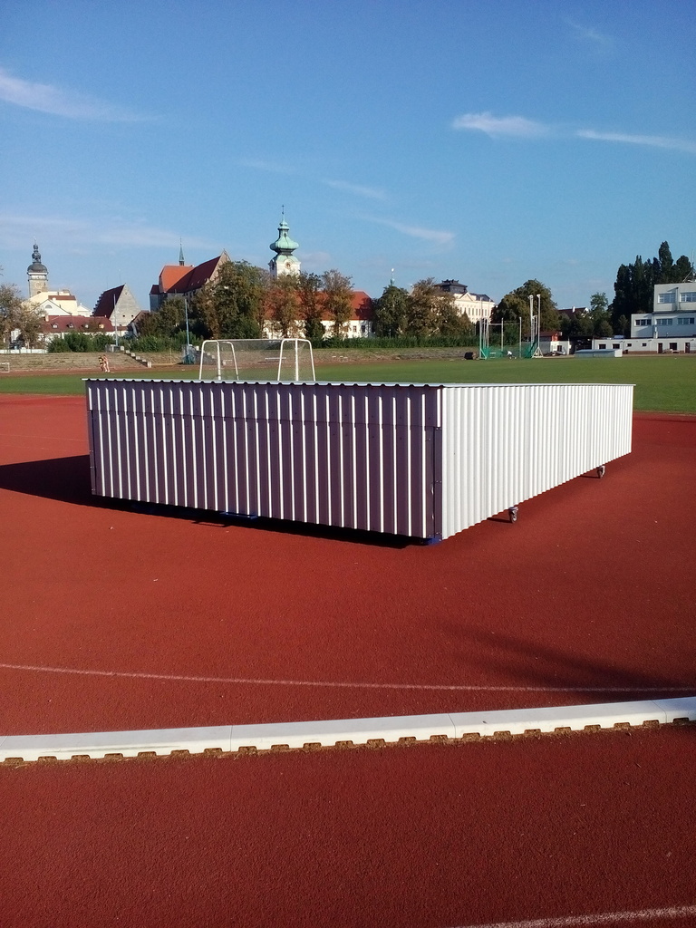 Kryt na doskočiště, pojízdný -  rozměry 5 x 3 x 0,6m