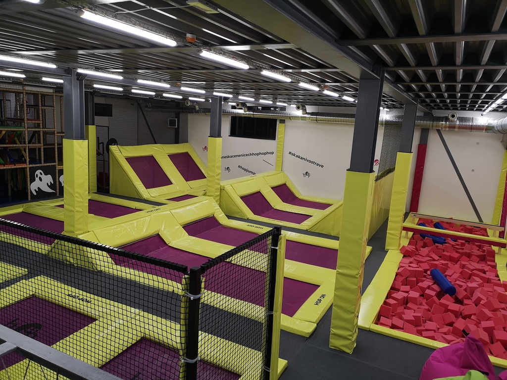 Ochranné polstrování na trampolínu - šířka 50cm
