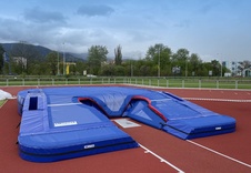 Doskočiště Atlantis A - skok o tyči - Rozměry: 950 x 680 x 80cm, Certifikace WA_obr2