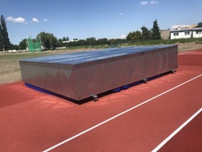 Kryt na doskočiště, pojízdný -  rozměry 6 x 4,3 x 0,8m_obr7