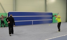 Mobilní tenisová stěna - nafukovací žíněnka, rozměry 800x230x20cm