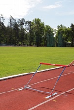 Překážka sklopná tréninková s pružinou - 68-106 cm PP-180_obr2