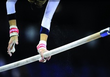 Soutěžní asymetrická bradla RIO, standardní délka lan, dřevěná žerď_obr5