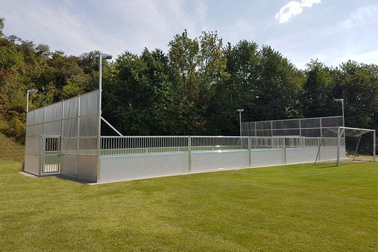 Aréna PRO PLUS - vnitřní rozměr hřiště 30 x 15m, celkový obvod 90m, branky 3 x 2m_obr2